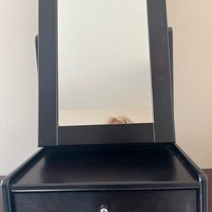 Jewelry box. Good condition.